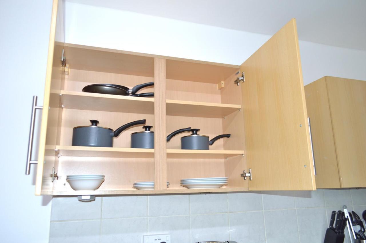 נוטינגהאם Beautiful Two-Bed Apartment With Driveway Parking מראה חיצוני תמונה